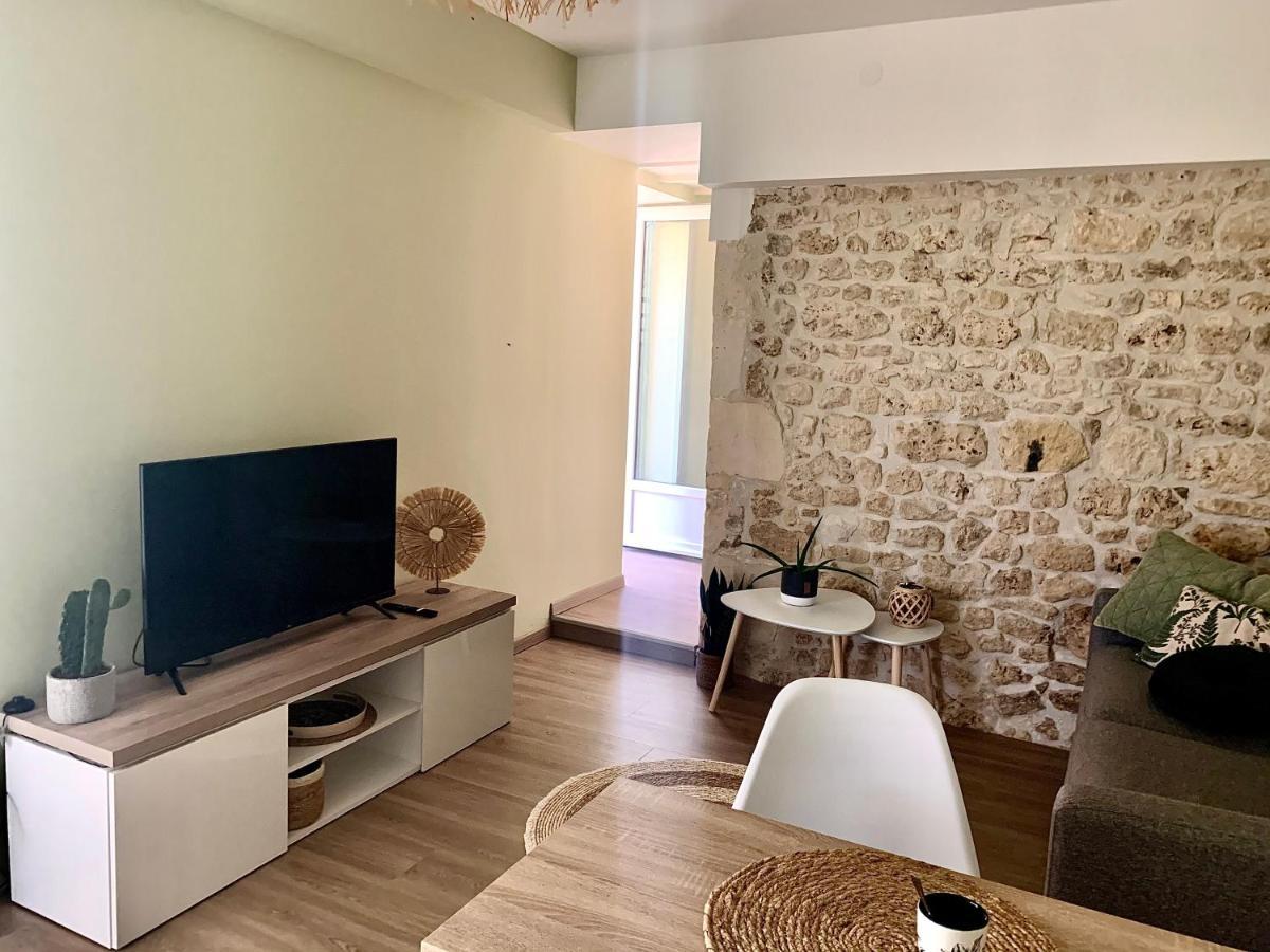 Gite Dans Une Ambiance Vegetale Avec Spa Privatif Jazennes ภายนอก รูปภาพ